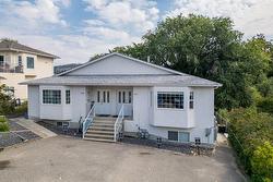 1375/1377 Orchard Drive  Kelowna, BC V1Y 3V1