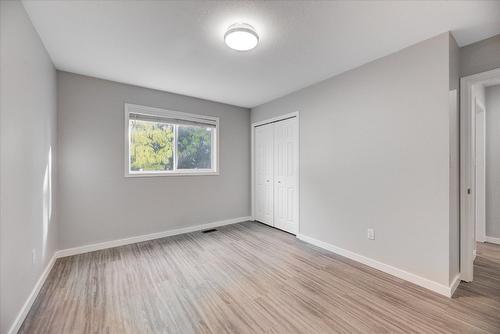 1375/1377 Orchard Drive, Kelowna, BC - Indoor Photo Showing Other Room