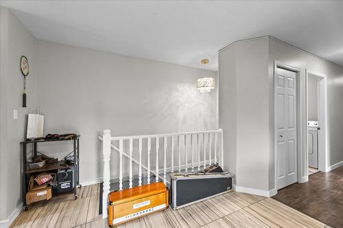 1375/1377 Orchard Drive, Kelowna, BC - Indoor