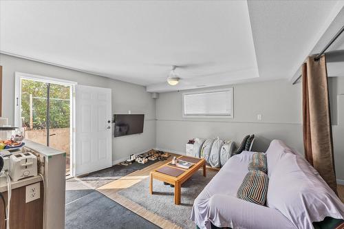 1375/1377 Orchard Drive, Kelowna, BC - Indoor