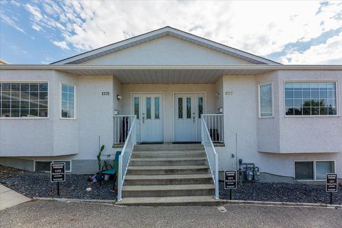 1375/1377 Orchard Drive, Kelowna, BC - Outdoor