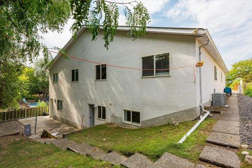 1375/1377 Orchard Drive, Kelowna, BC - Outdoor With Exterior