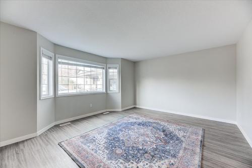 1375/1377 Orchard Drive, Kelowna, BC - Indoor Photo Showing Other Room