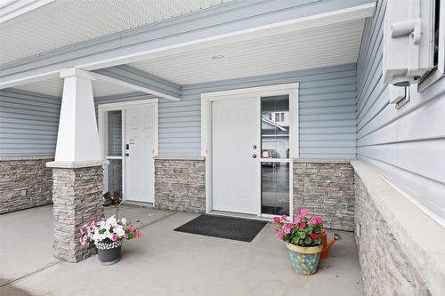 25-1945 Grasslands Boulevard, Kamloops, BC - Outdoor With Exterior