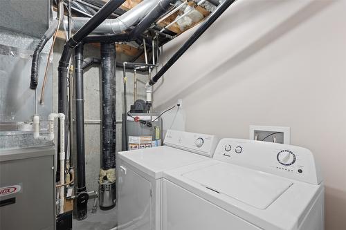 25-1945 Grasslands Boulevard, Kamloops, BC - Indoor Photo Showing Laundry Room