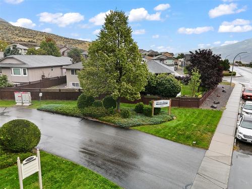 25-1945 Grasslands Boulevard, Kamloops, BC - Outdoor