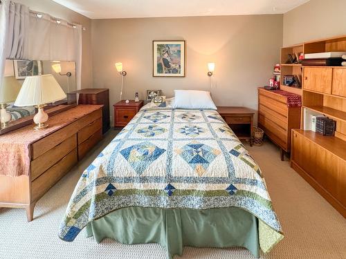 52-9107 62Nd Avenue, Osoyoos, BC - Indoor Photo Showing Bedroom