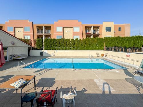 52-9107 62Nd Avenue, Osoyoos, BC - Outdoor With In Ground Pool