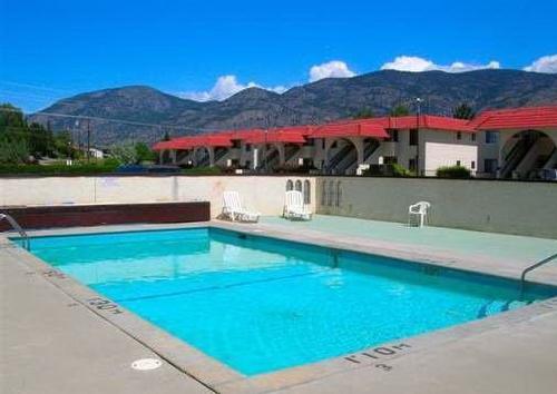 52-9107 62Nd Avenue, Osoyoos, BC - Outdoor With In Ground Pool