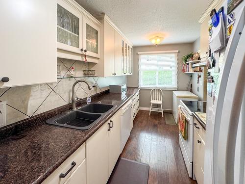 52-9107 62Nd Avenue, Osoyoos, BC - Indoor Photo Showing Kitchen With Double Sink