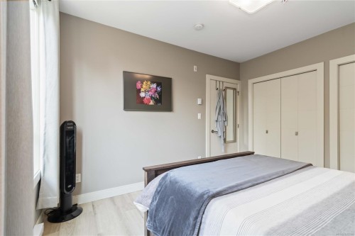 301-300 Michigan St, Victoria, BC - Indoor Photo Showing Bedroom