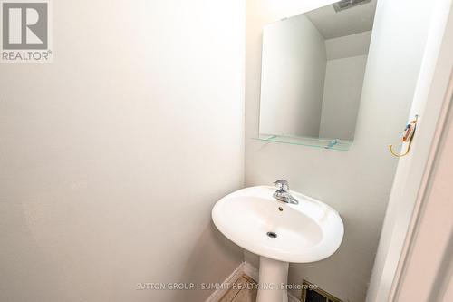 134 Song Meadowway, Toronto, ON - Indoor Photo Showing Bathroom