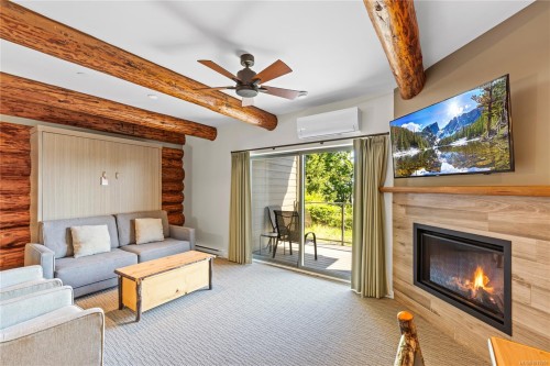130-1155 Resort Dr, Parksville, BC - Indoor Photo Showing Living Room With Fireplace