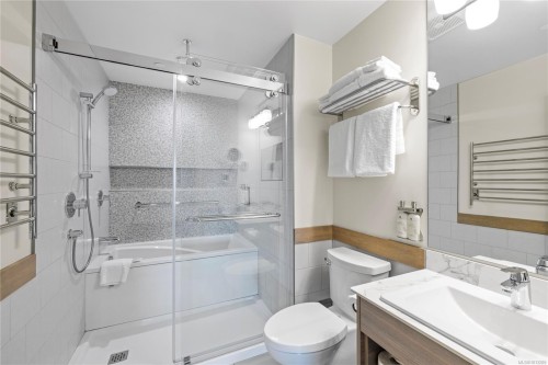 130-1155 Resort Dr, Parksville, BC - Indoor Photo Showing Bathroom
