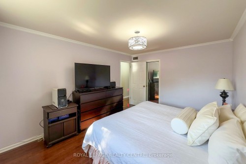 254 Louis Drive, Mississauga, ON - Indoor Photo Showing Bedroom