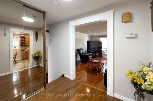 254 Louis Drive, Mississauga, ON - Indoor Photo Showing Other Room