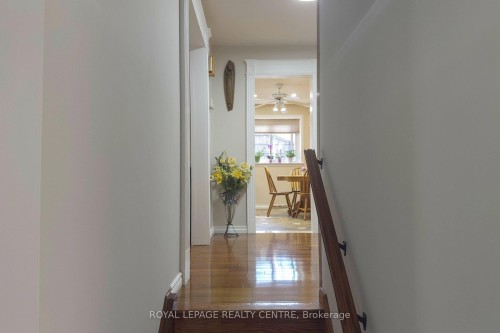 254 Louis Drive, Mississauga, ON - Indoor Photo Showing Other Room