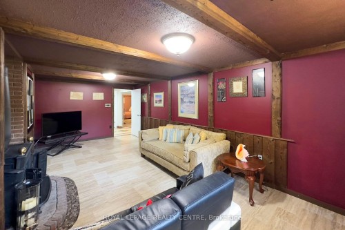 254 Louis Drive, Mississauga, ON - Indoor