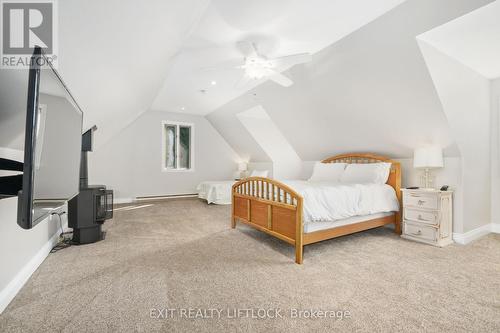 169 Dutch Line Road W, Kawartha Lakes (Bobcaygeon), ON - Indoor Photo Showing Bedroom