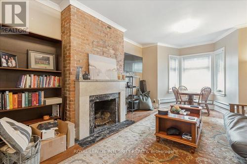 468-470 Besserer Street, Ottawa, ON - Indoor Photo Showing Living Room With Fireplace