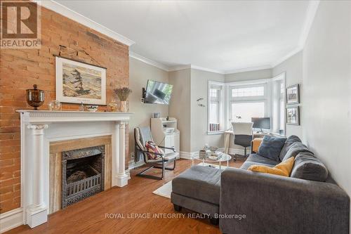 468-470 Besserer Street, Ottawa, ON - Indoor Photo Showing Living Room With Fireplace