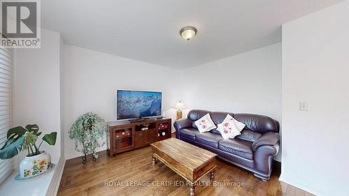 3158 Rock Harbour Drive, Mississauga, ON - Indoor Photo Showing Living Room
