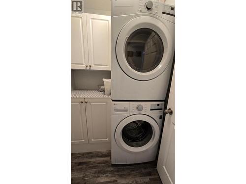 8208 19A Street, Dawson Creek, BC - Indoor Photo Showing Laundry Room