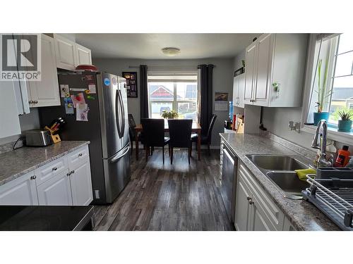 8208 19A Street, Dawson Creek, BC - Indoor Photo Showing Kitchen With Double Sink