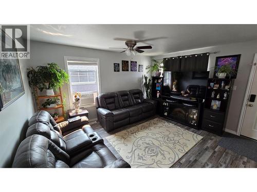 8208 19A Street, Dawson Creek, BC - Indoor Photo Showing Living Room