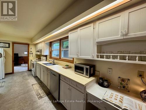 Furnished with Bosch DW (2020) and a built-in desk - 44 Whitefish Boulevard, South Bruce Peninsula, ON - Indoor