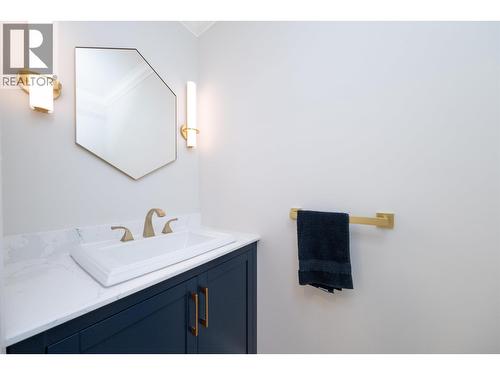 4 260 E 4Th Street, North Vancouver, BC - Indoor Photo Showing Bathroom