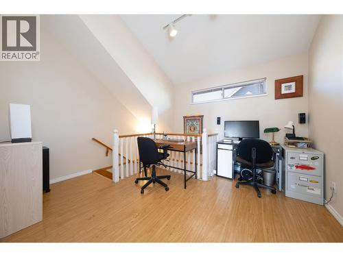 4 260 E 4Th Street, North Vancouver, BC - Indoor Photo Showing Office