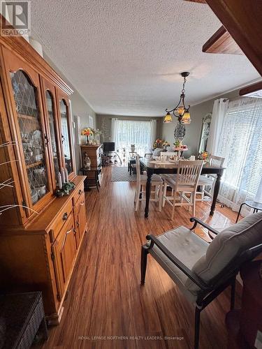 411 Tenth Avenue, Cochrane, ON - Indoor