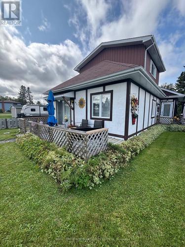 411 Tenth Avenue, Cochrane, ON - Outdoor