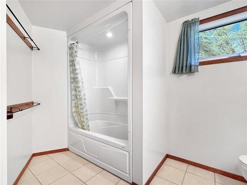 1350 18Th Street N, Brandon, MB - Indoor Photo Showing Bathroom