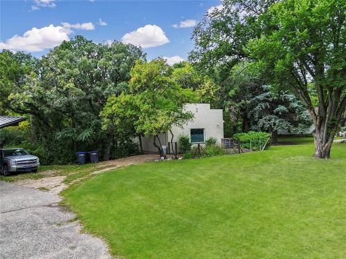 1350 18Th Street N, Brandon, MB - Outdoor