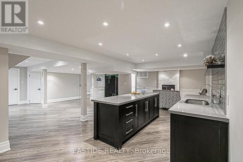 11 Gatcombe Circle, Richmond Hill, ON - Indoor