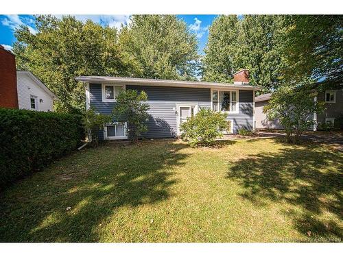 153 Hildebrand CRES  Fredericton, NB E3A 4W8