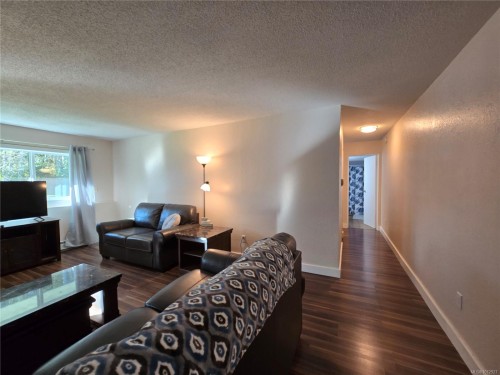 101-7450 Rupert St, Port Hardy, BC - Indoor Photo Showing Living Room