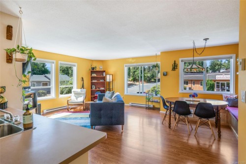 10-161 Fern Rd, Qualicum Beach, BC - Indoor