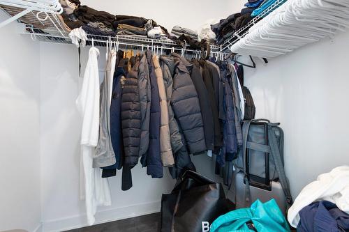 Walk-in closet - Ph2-05-199 Rue De La Rotonde, Montréal (Verdun/Île-Des-Soeurs), QC - Indoor With Storage