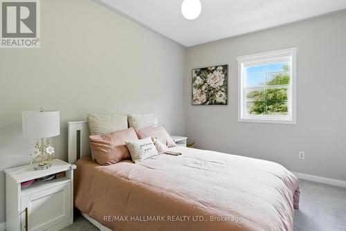 568 Legresley Lane, Newmarket, ON - Indoor Photo Showing Bedroom