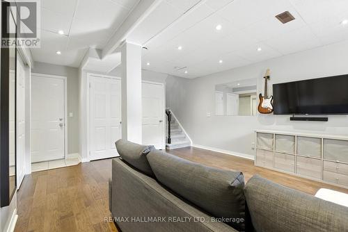 568 Legresley Lane, Newmarket, ON - Indoor