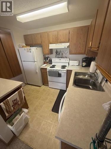 284 Yorkton Avenue Unit# 206, Penticton, BC - Indoor Photo Showing Kitchen With Double Sink