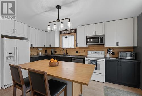 37 Mclaren Cres, Elliot Lake, ON - Indoor Photo Showing Kitchen