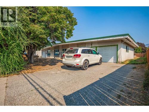 715B Gerstmar Road, Kelowna, BC - Outdoor