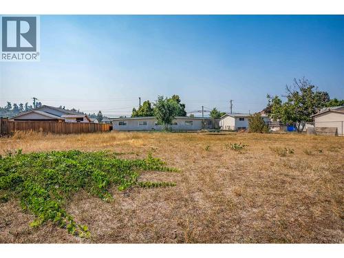 715B Gerstmar Road, Kelowna, BC - Outdoor