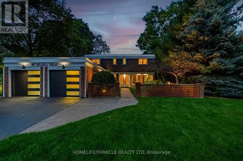 10 HEATHER PLACE  Brampton, ON L6S 1E8