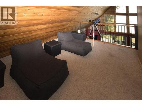 3075 Waverly Road, Sorrento, BC - Indoor Photo Showing Other Room