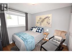 bedroom 2 main floor - 